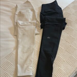 ALO Yoga High-Waist Leggings in gray & Cream